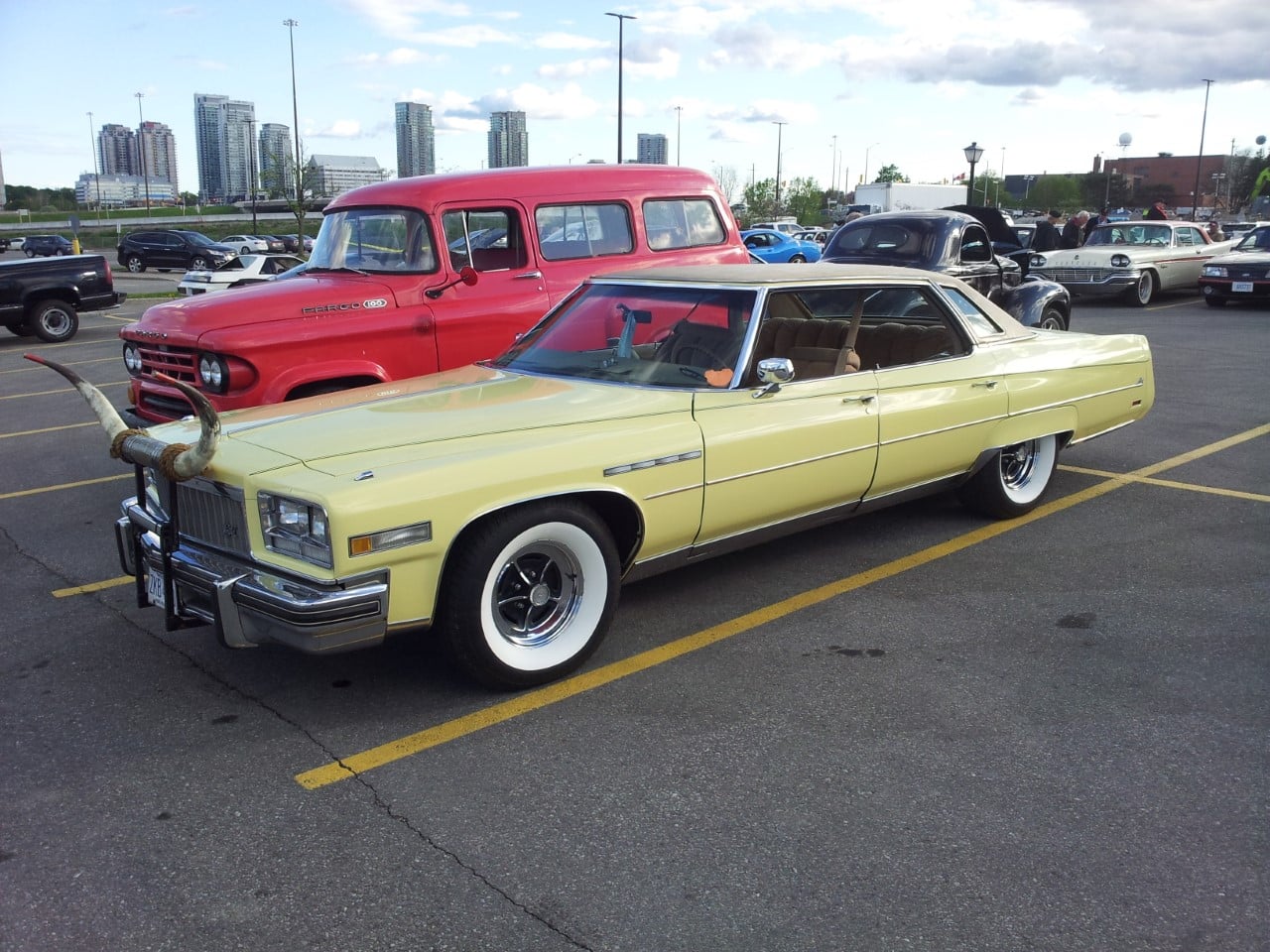 Buick Park Avenue with horns