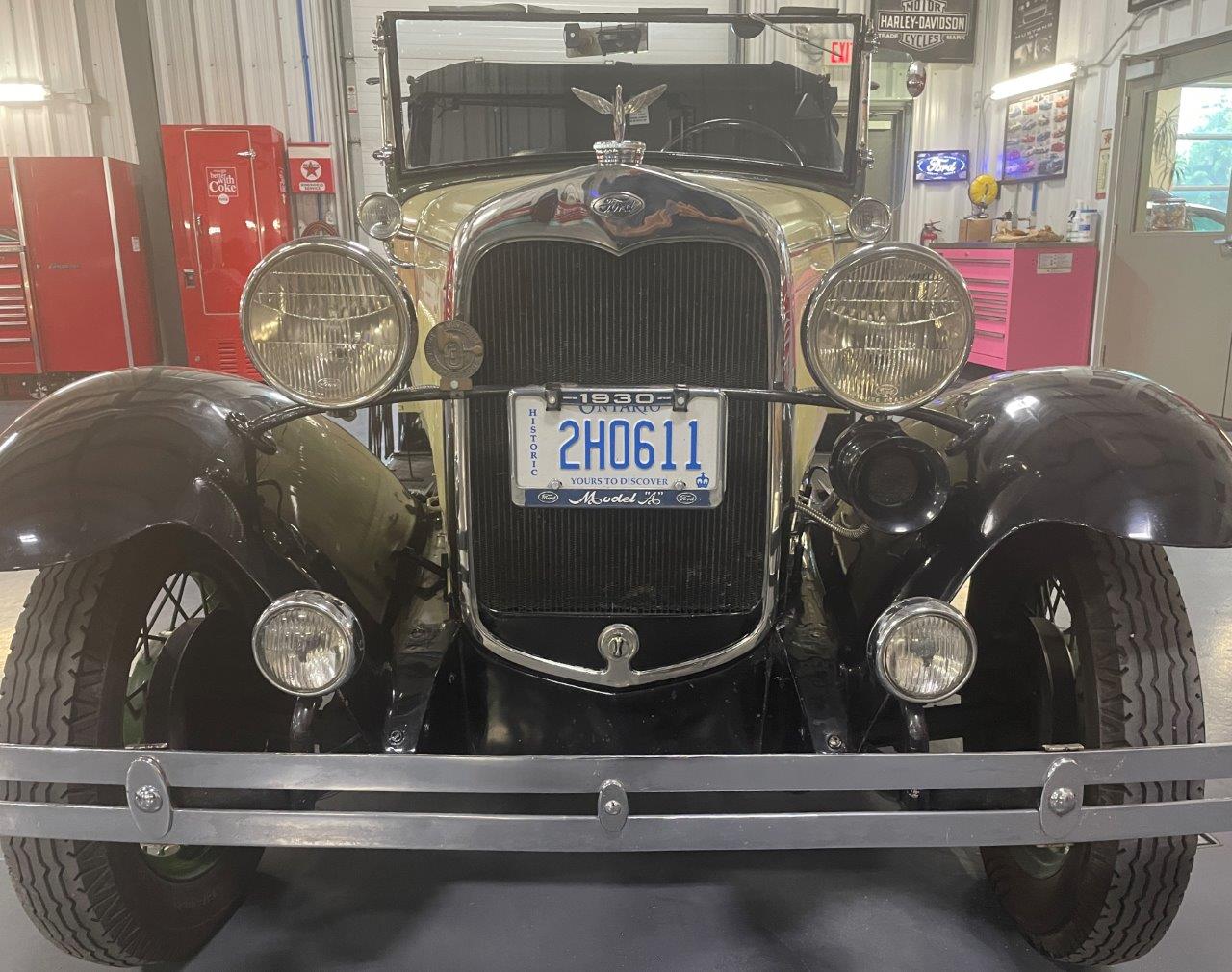 1930 Ford Model A Roadster 3-Speed Manual