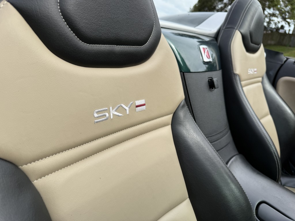 34K km 2009 Saturn Sky Redline Convertible 5-Speed Manual