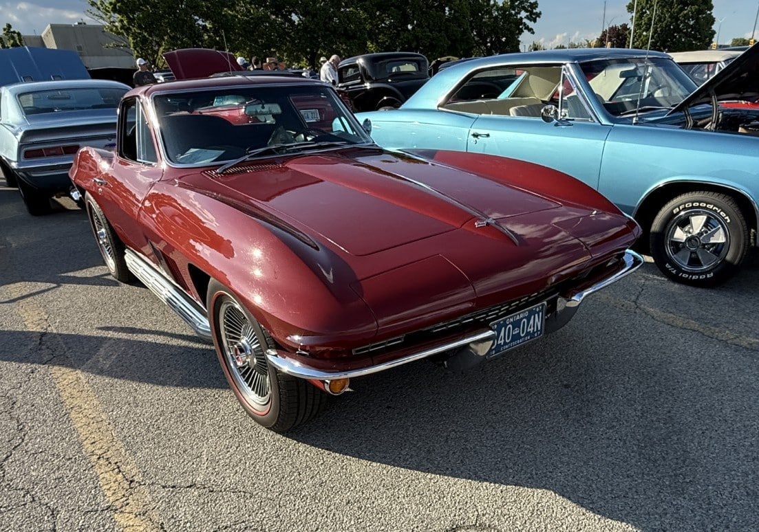Chevrolet Corvette Coupe C2