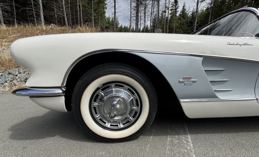 1961 Chevrolet Corvette Convertible "Fuelie" 4-Speed Manual